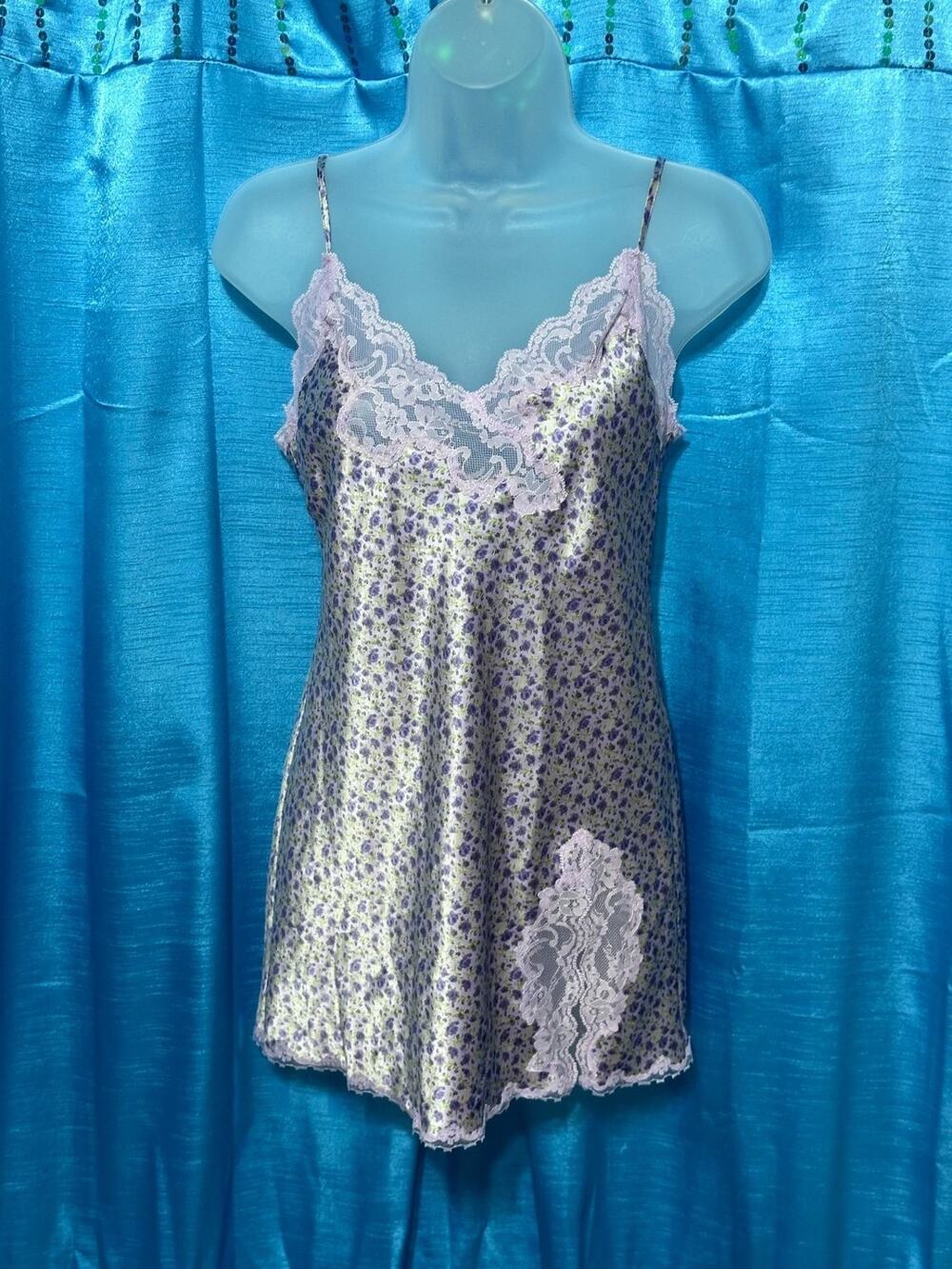 Victoria's Secret Nightgown S Purple Glossy Satin Finish Ditsy Floral Print